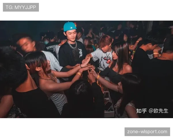 扎克拉文训练完直接去夜店蹦迪？这体力也太离谱了